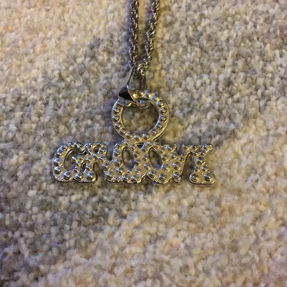 Groovy Necklace - Picture 3 of 3